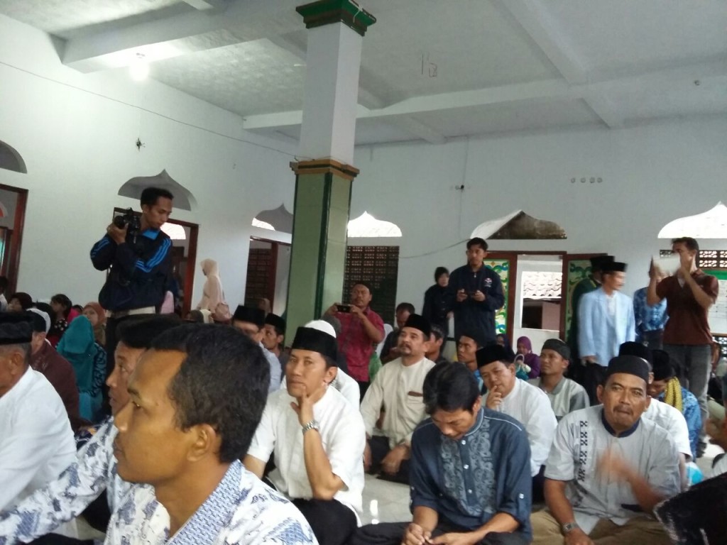 IMG-20160617-WA028